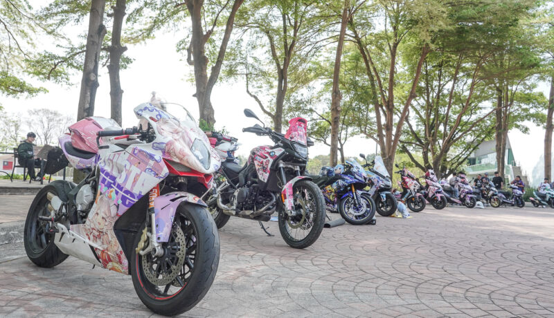 ▲多輛精緻動漫痛車齊聚於樹人醫專校園。（圖/樹人醫專提供）