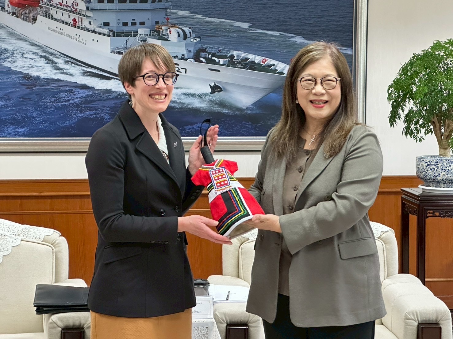 管碧玲主委力推「臺紐海洋連線」!紐西蘭挺臺加入國際組織、堅守國際航行自由反制中國「灰色地帶」 管碧玲主委力推「臺紐海洋連線」!紐西蘭挺臺加入國際組織、堅守國際航行自由反制中國「灰色地帶」