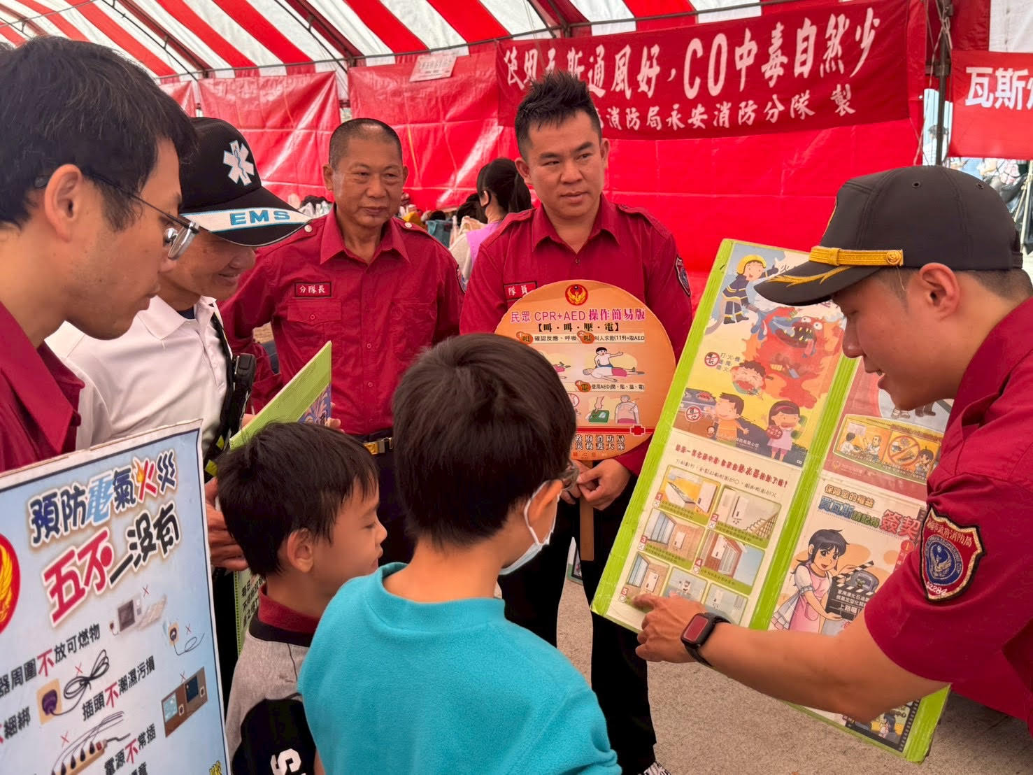 永安消防隊藉天文宮書法寫生盛會  宣導防範一氧化碳中毒觀念
