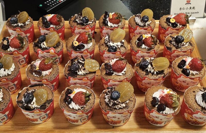 ▲兒童節連假晚間8點至10點提供多樣熱食與點心。（圖/高雄翰品酒店提供）