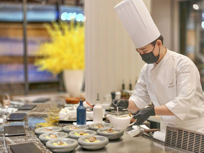 ▲義享時尚廣場_春季尊寵_扣點抽樂葵法式鐵板燒主廚套餐。(圖/義享時尚廣場提供)