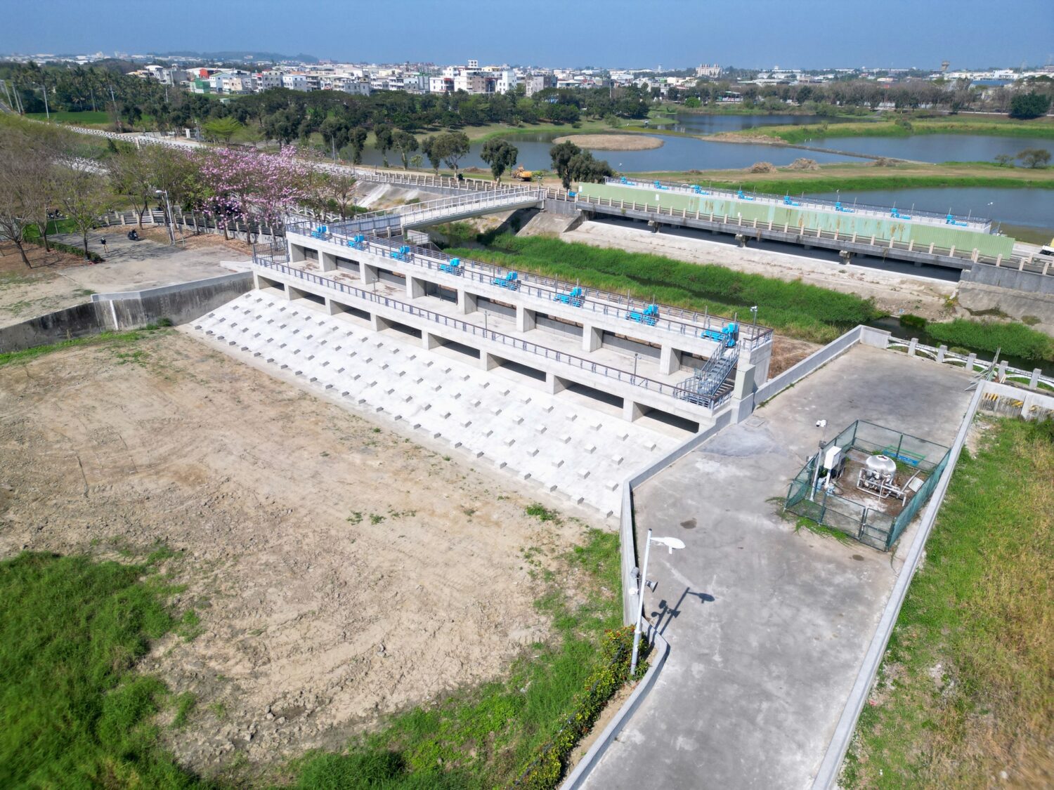 高雄典寶溪排水系統防洪工程陸續完成 提升面對極端降雨防洪能力 高雄典寶溪排水系統防洪工程陸續完成 提升面對極端降雨防洪能力