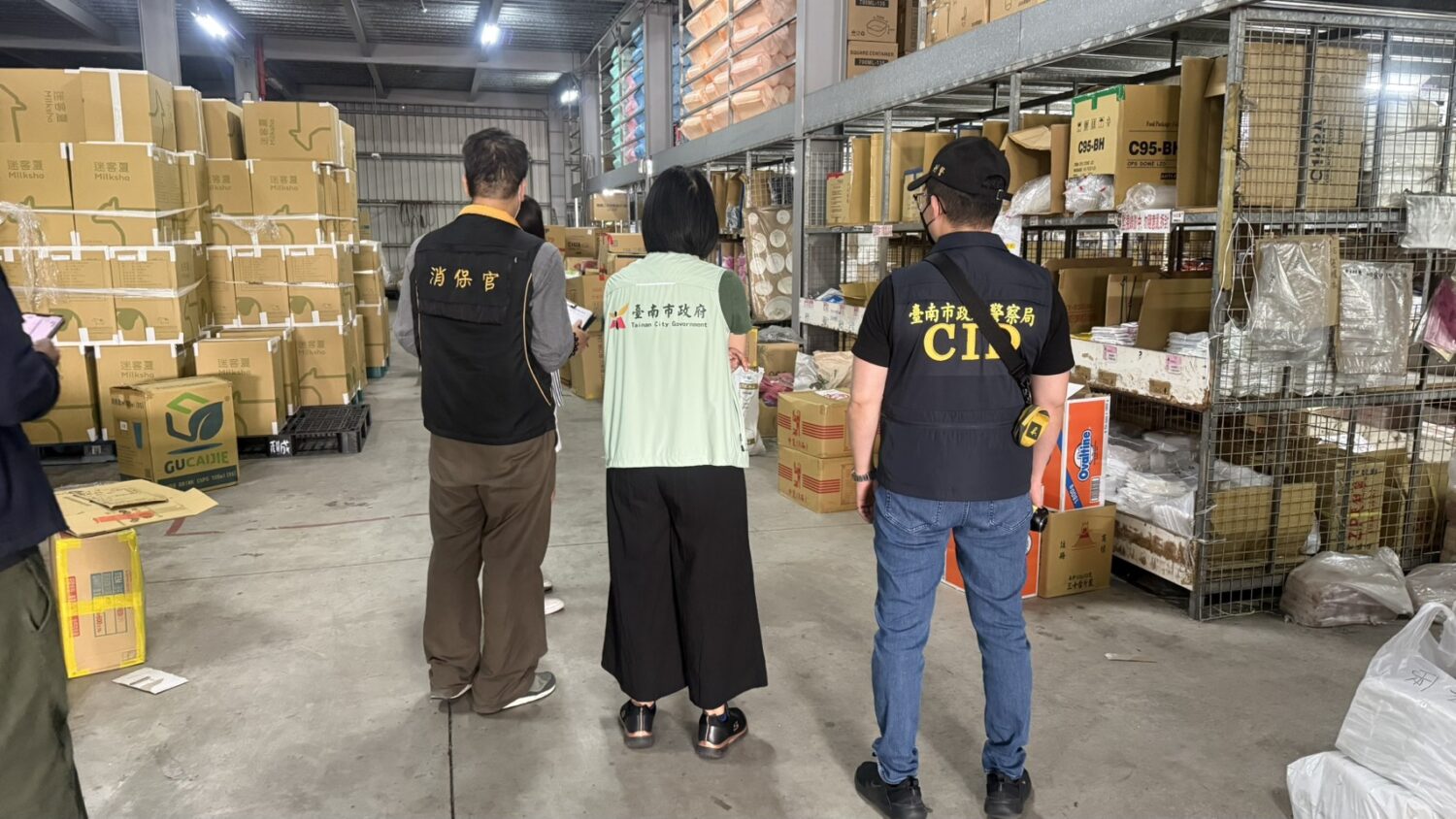 配合中央平價專案  南市經發局查核近40家塑膠袋業者