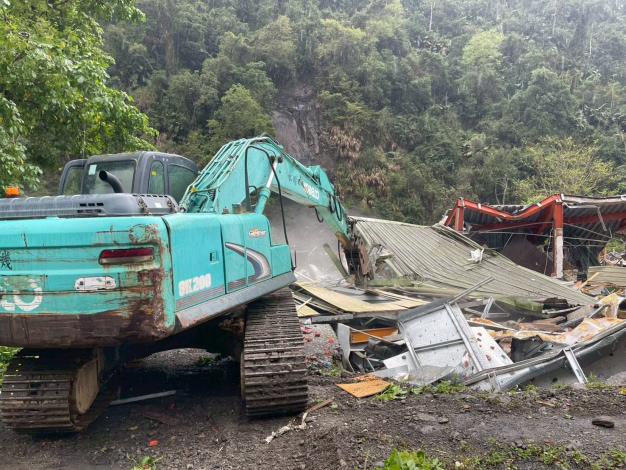 尖石非法營地出包  竹縣府強制拆除違建