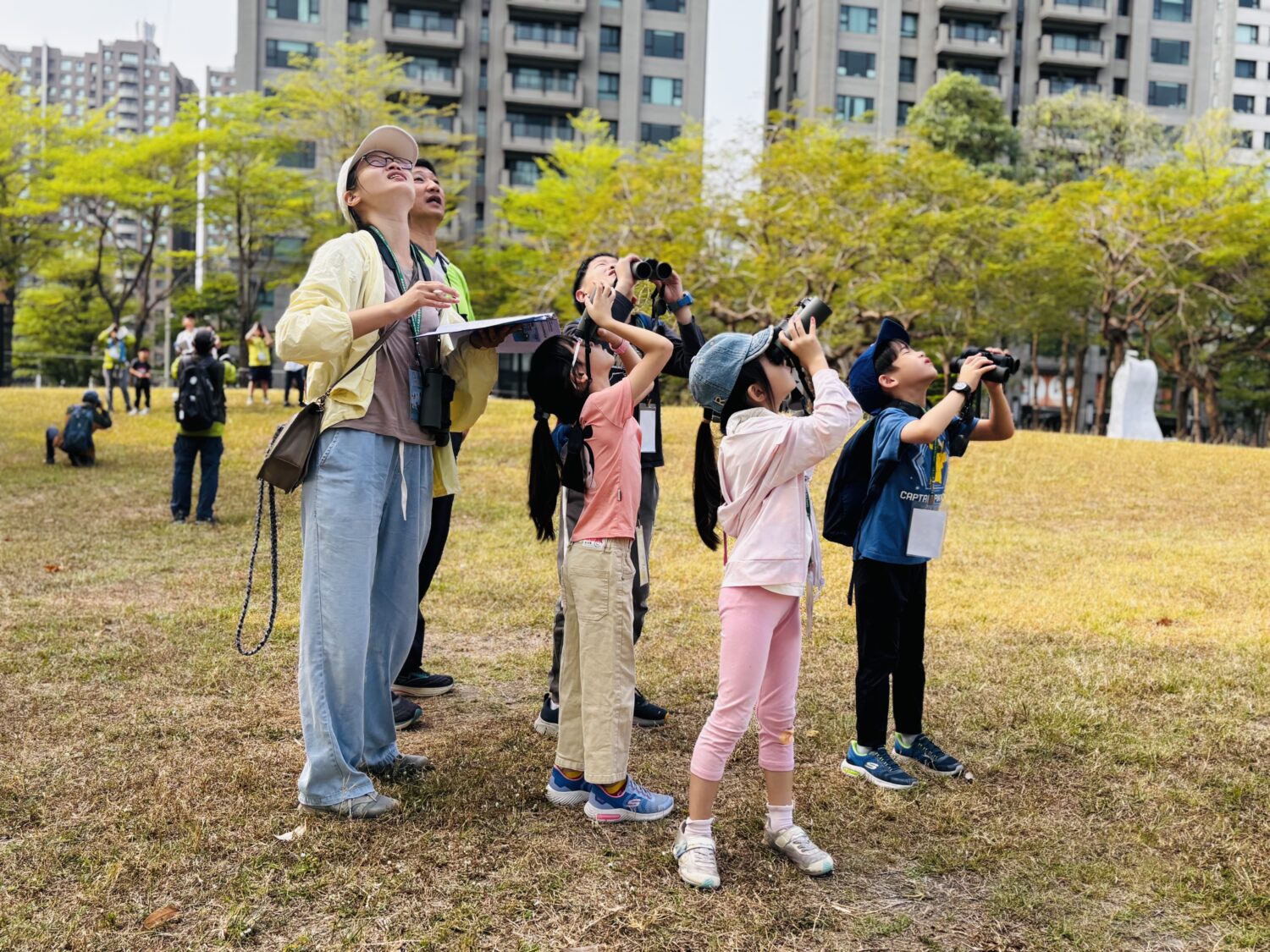 高雄市賞鳥比賽連假熱鬧登場 師生走入都市濕地觀察野鳥 高雄市賞鳥比賽連假熱鬧登場 師生走入都市濕地觀察野鳥