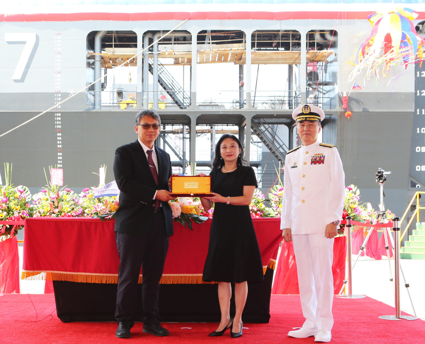 台船公司舉辦承造海軍新建浮塢下水典禮 台船公司舉辦承造海軍新建浮塢下水典禮