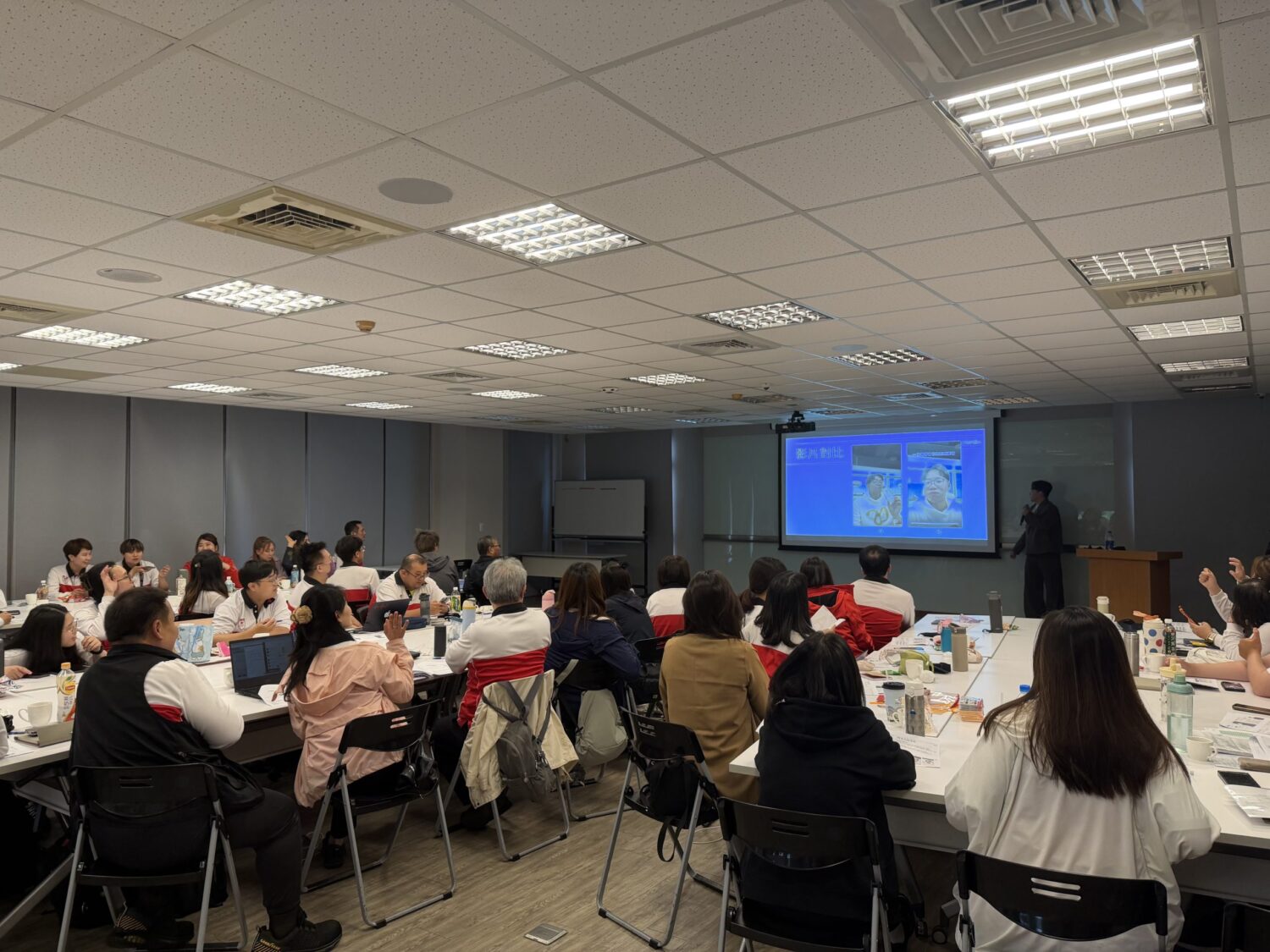 2026數位對比：短影音是講師的「數位名片」