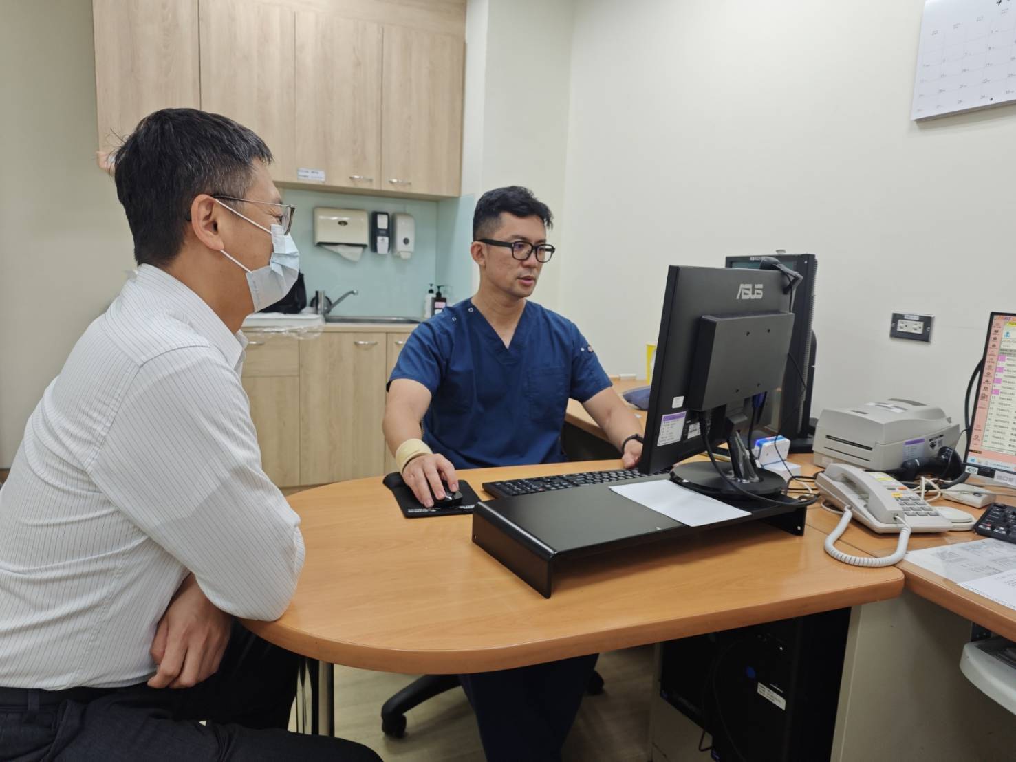 高雄市立大同醫院大腸直腸外科利用達文西精準切除直腸癌合併輸尿管侵犯腫瘤 助病人「保腎又保命」 高雄市立大同醫院大腸直腸外科利用達文西精準切除直腸癌合併輸尿管侵犯腫瘤 助病人「保腎又保命」