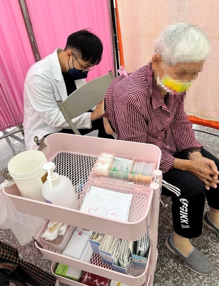 高雄市立中醫醫院巡迴醫療深耕彌陀7年　一周兩診服務已啟動 服務量翻倍成長