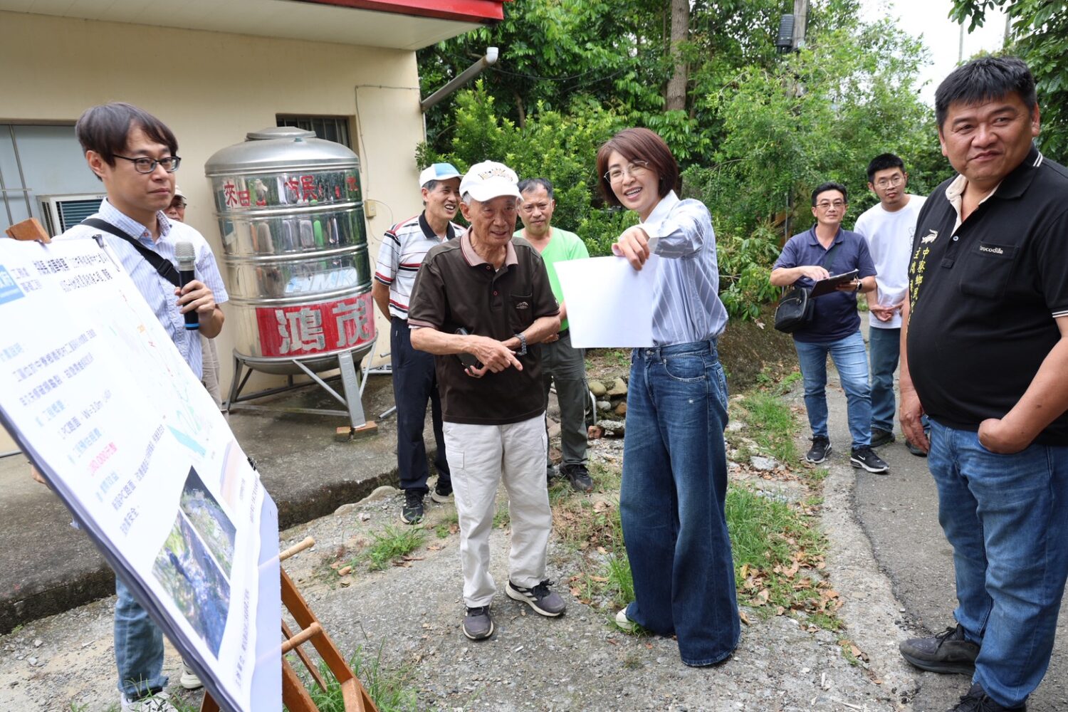 許淑現勘中寮鄉15處農水路  核撥2297萬改善
