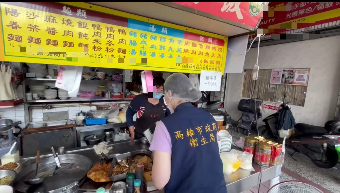 高雄市政府跨局處動員環境整頓與食安稽查 強化苓雅正義市場食安防疫