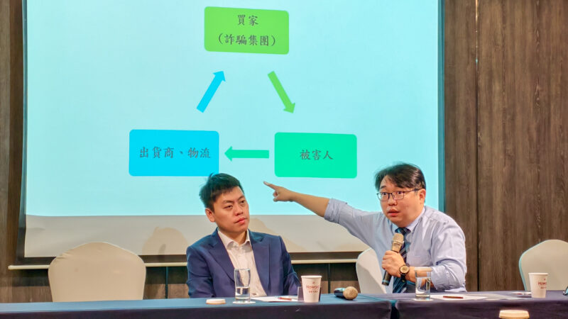 ▲太金票券總座涉洗錢60萬交保！今大動作喊冤遭「三角詐欺」利用，左為太金總經理沈吉勇，右為律師陳建州。（圖/記者張忠義攝）