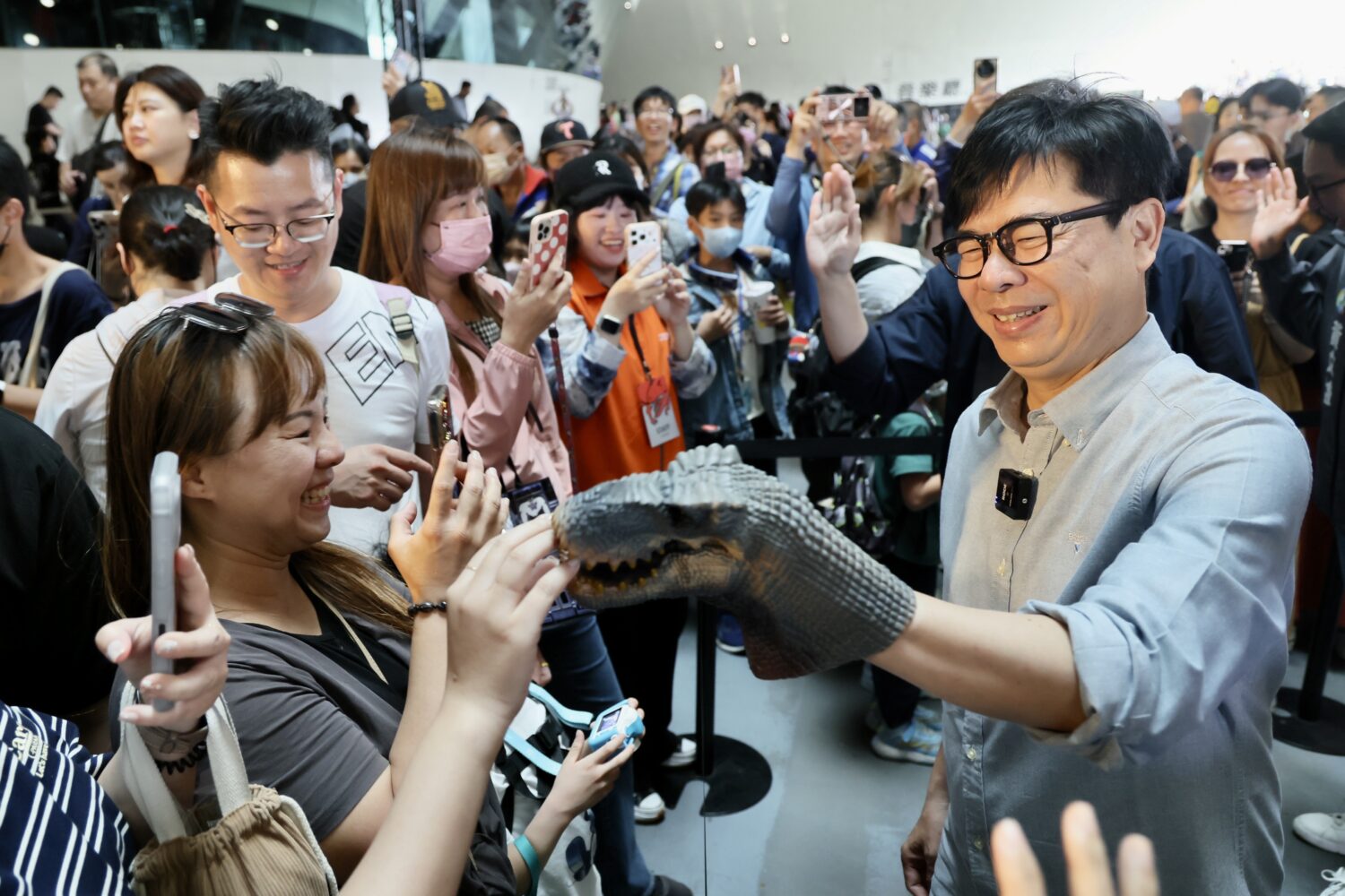 高雄「恐龍酷樂園」震撼登場　陳其邁：打造具教育意義兒童節體驗