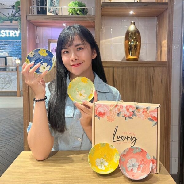 ▲漢神聯名卡友禮-「繽紛浪漫四入陶瓷碗」 。（圖/漢神百貨提供）