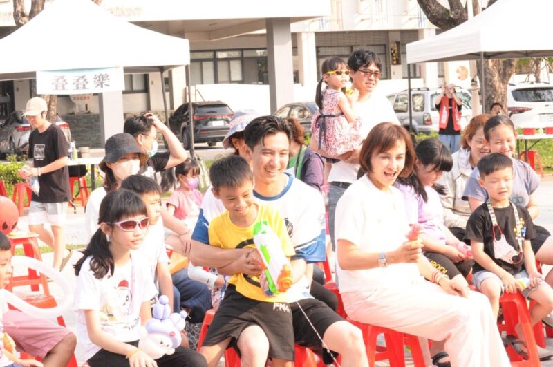 提前歡度兒童節 前鎮漁港水槍大戰嗨翻全場