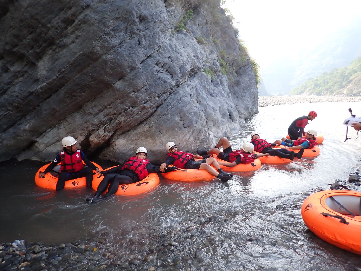 茂林風景區舉辦「萬山漂漂河從業人員職前訓練」，展開為期一週專業培訓