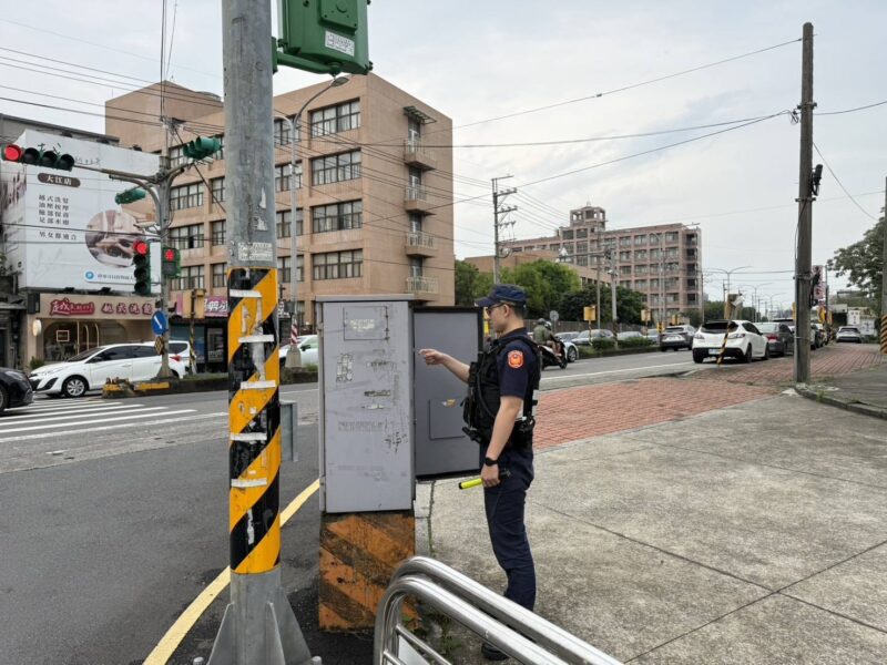 桃市萬步健走暨節能減碳支持電源開發宣導　壢警交通宣導守護安全