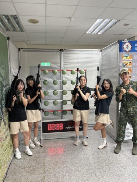 守護無毒校園 高餐大空氣槍射擊競速 師生變身神射手