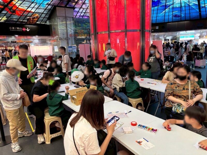 高雄郵局於墨凡.美麗島商場啟動最萌「小小郵差」體驗！