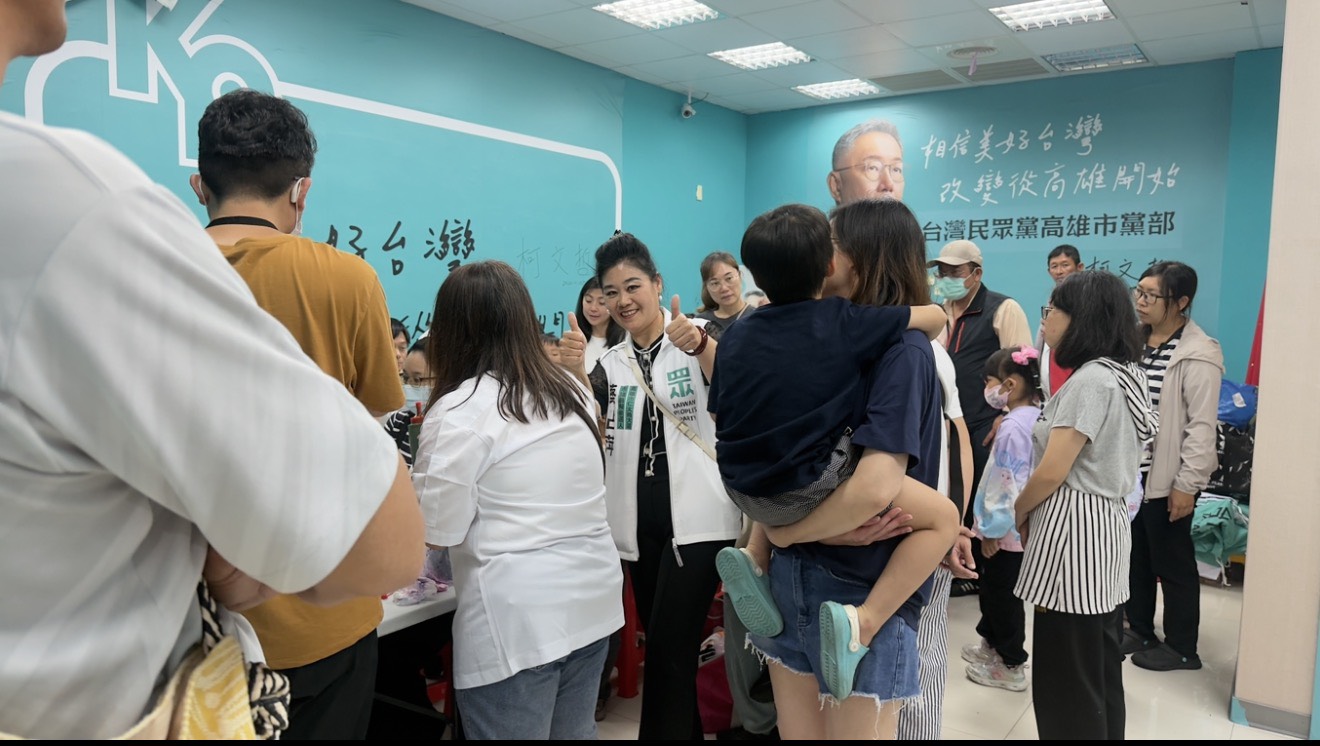 高雄民眾黨兒童節辦「開花果凍」親子手作體驗 溫馨動人