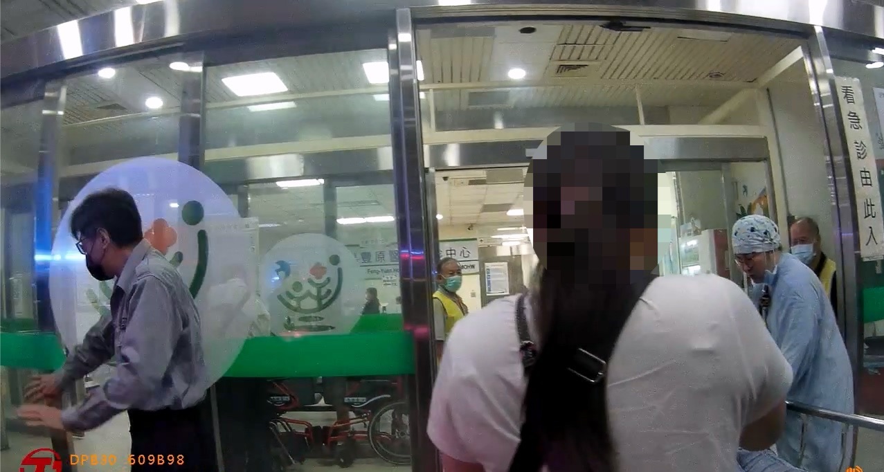 婦人突昏厥命懸一線　豐原警鳴笛急送5分鐘搶命成功