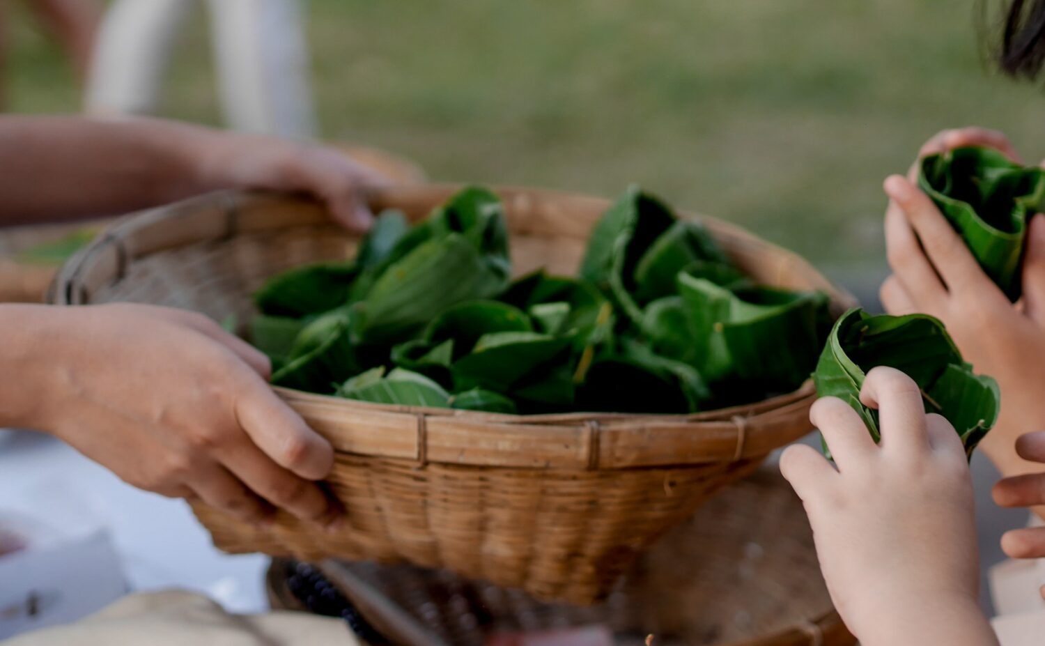 「屏東SOLO」第三輯旅遊專書5月3日上市 小米縣長簽書會、33鄉鎮市集同步登場