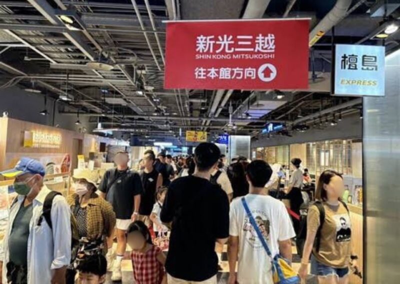 ▲最好的寵愛，是陪伴！首度推出陪伴計時器！陪逛街加碼再賺會員專屬好康。（圖/新光三越高雄左營店提供）