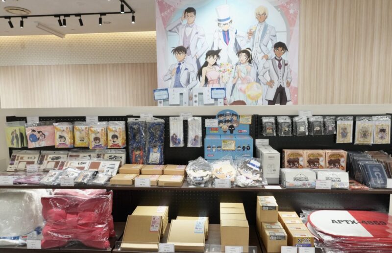 ▲現場售有多款周邊商品。（圖/高雄夢時代提供）
