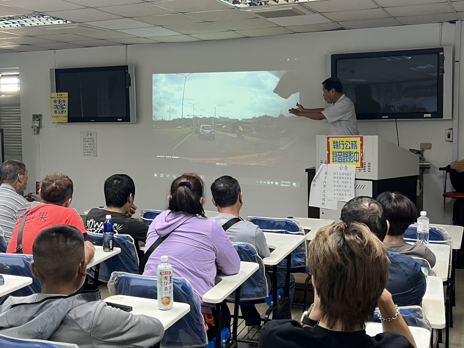 高雄區監理所呼籲駕駛人養成禮讓守法好習慣 無照駕駛與重複違規將納入講習機制