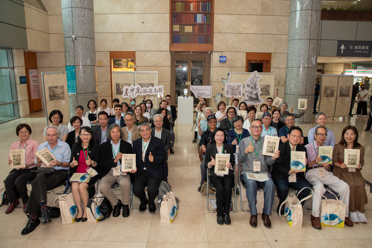 文藻大學攜手國臺圖 翻譯古籍《東印度旅遊見聞》