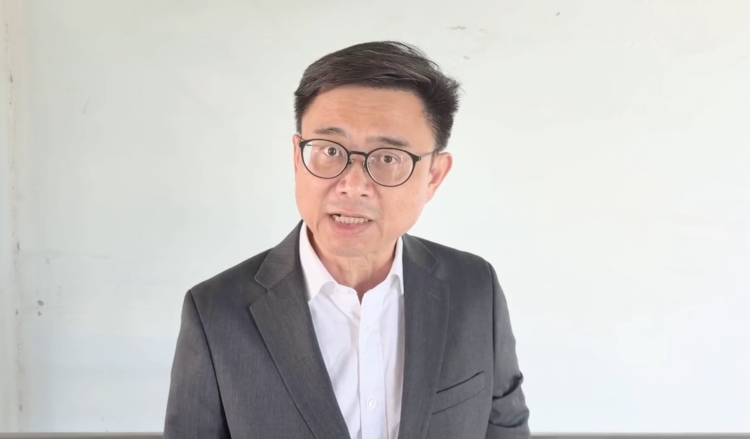 賴瑞隆:市政接棒,必須目標一致、方向一致、理念一致,才能接得順、走得穩 賴瑞隆:市政接棒,必須目標一致、方向一致、理念一致,才能接得順、走得穩