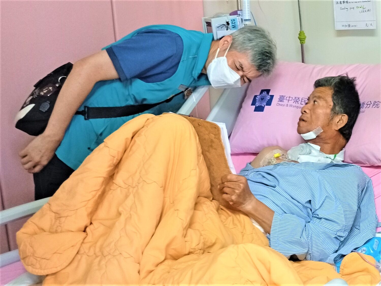 嘉榮服處攜手退伍軍人社團　母親節前夕關懷住院榮民傳遞袍澤情　