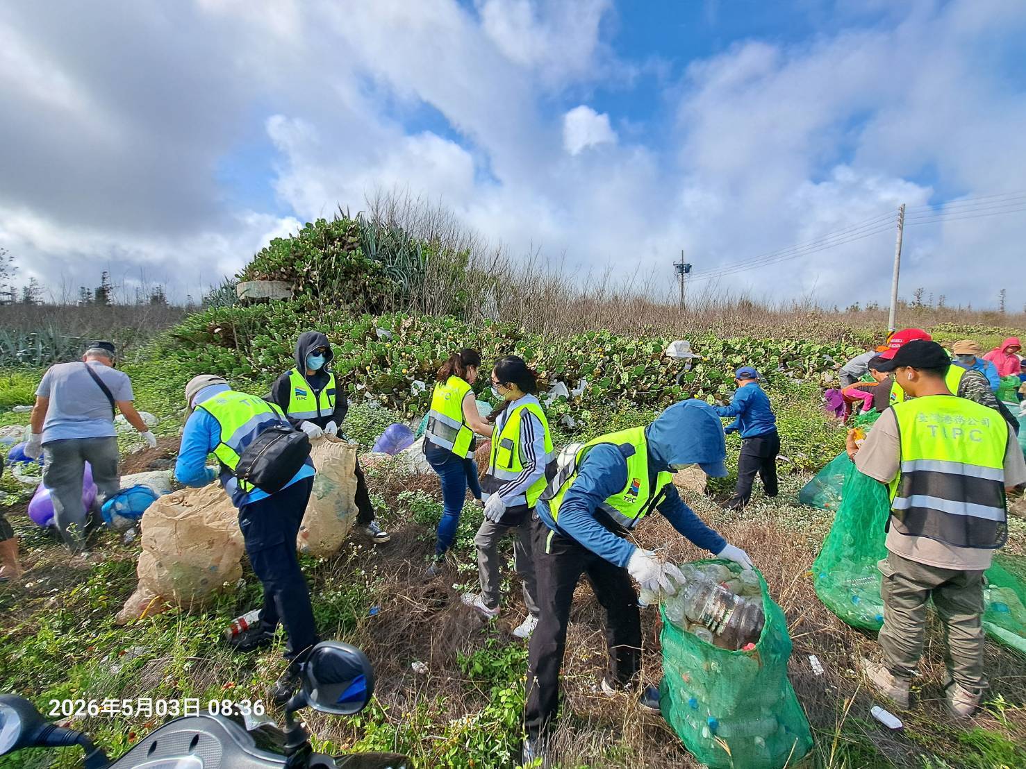 港務公司力行ESG參與地方淨灘重現蔚藍海岸風貌