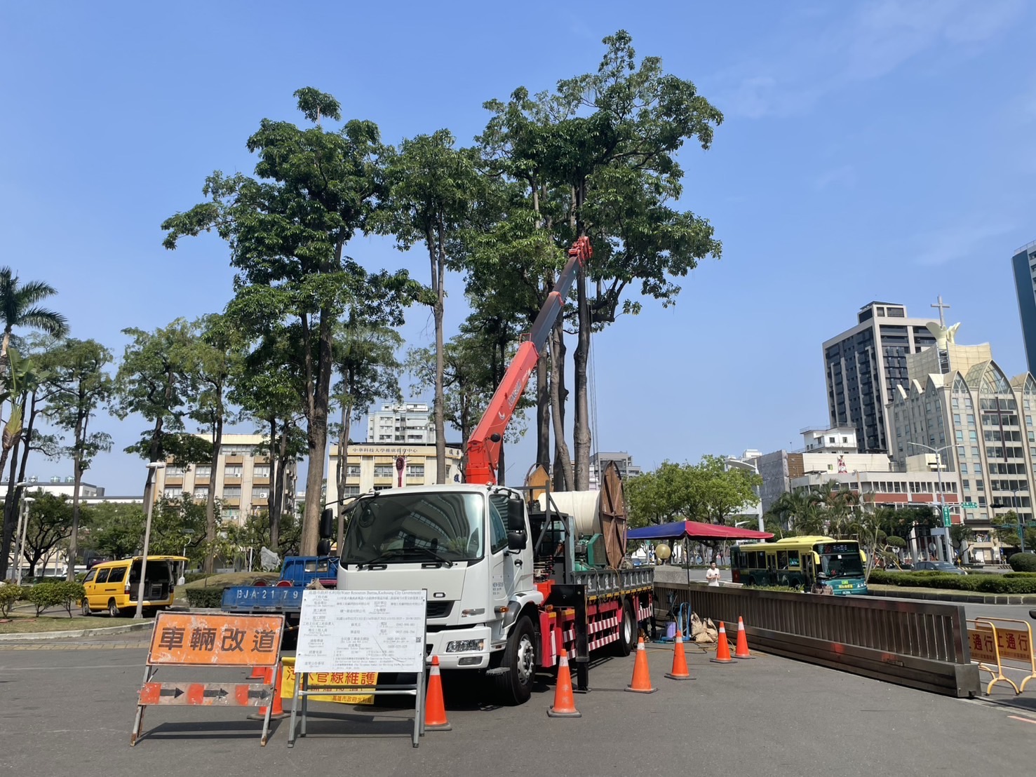 高市水利局免開挖污水管線延壽 維護管線及道路安全