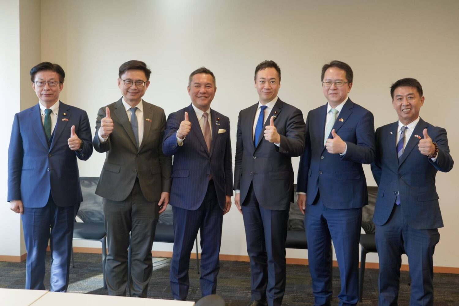 賴瑞隆拜會日本自民黨台灣政策小組、眾院經產委員長  深化安全韌性與供應鏈合作