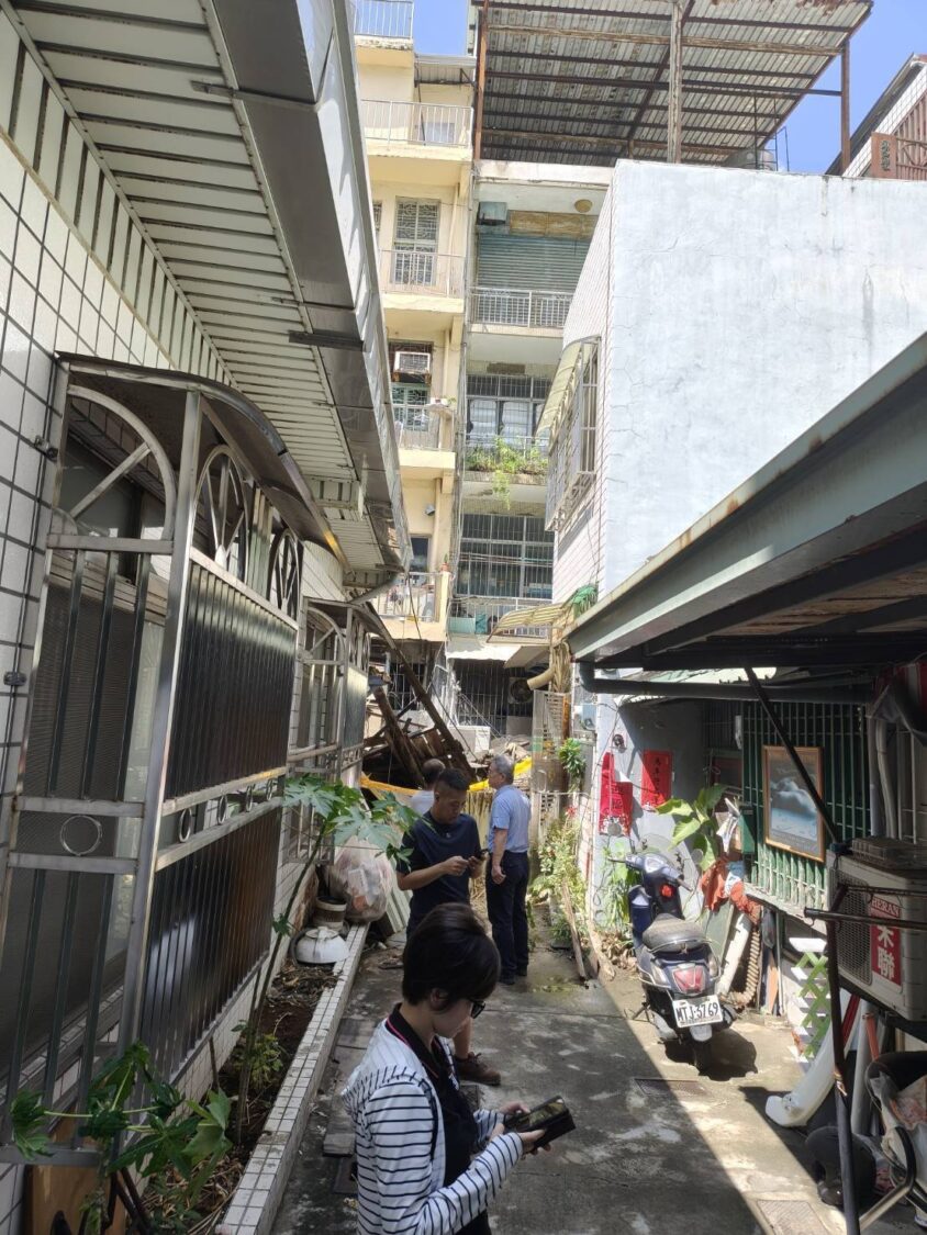 鹽埕區老舊空屋疑受豪雨影響坍塌 高市工務局立即啟動安全處置