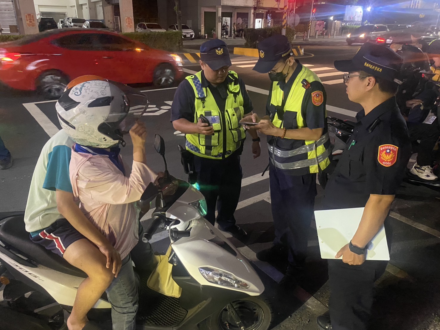 改裝車別再吵！永康警聯手環監強勢掃蕩　違規率高達6成