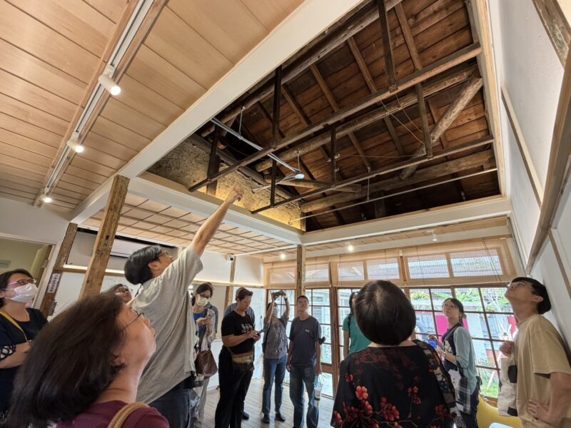 來到黃埔客站的建築時光機 高市客委會邀請民眾坐尞聽故事逛眷村