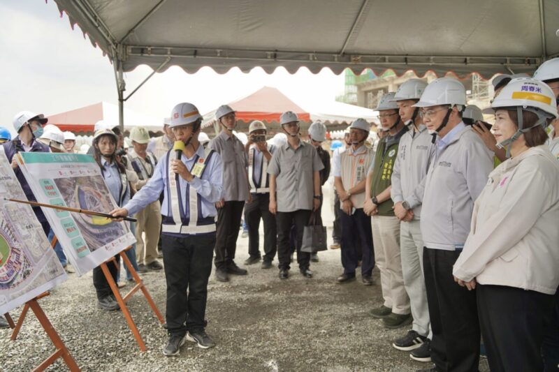 卓揆支持臺鐵六塊厝站遷建計畫 周春米力爭屏東交通與產業升級