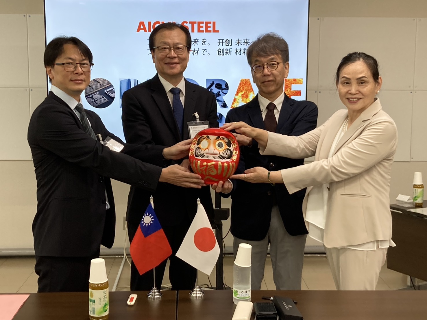 金屬中心與愛知製鋼簽署MOU 共同推動「輕稀土磁石射出成形」 於AI機器人、無人載具馬達轉子關鍵技術研究