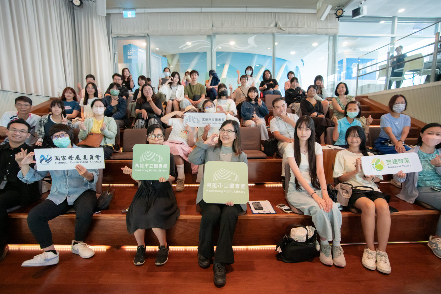 高市圖「釜山日」化身最美海景咖啡館 吸引民眾搶拍打卡 體驗韓國文化風情 高市圖「釜山日」化身最美海景咖啡館 吸引民眾搶拍打卡 體驗韓國文化風情