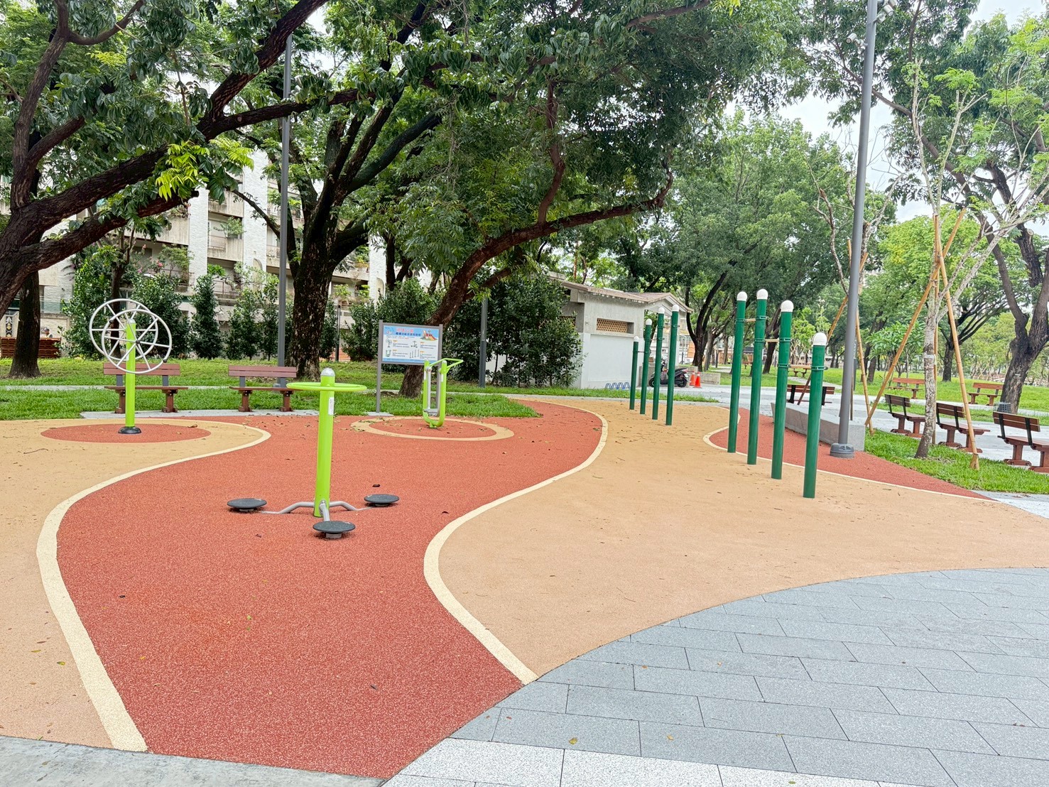高雄愛河河堤公園左營側「綠廊步道」６月全面開放
