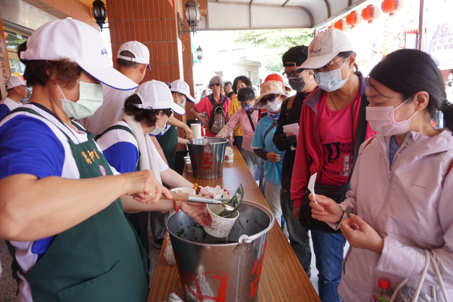 端午不只划龍舟！中市「穿木屐躦鯪鯉」千人踩街展現百年民俗魅力