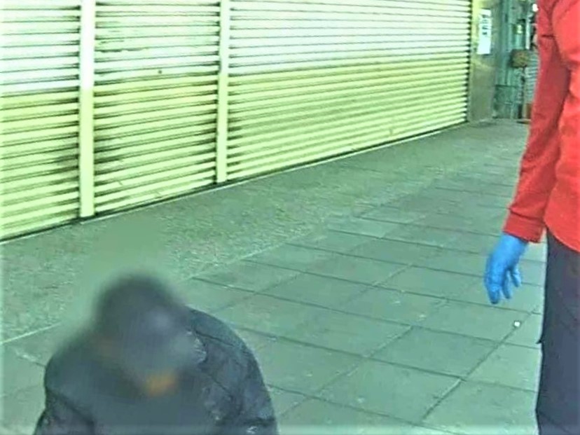 醉步蹣跚路倒　新南警急召救護車助老翁送醫護平安