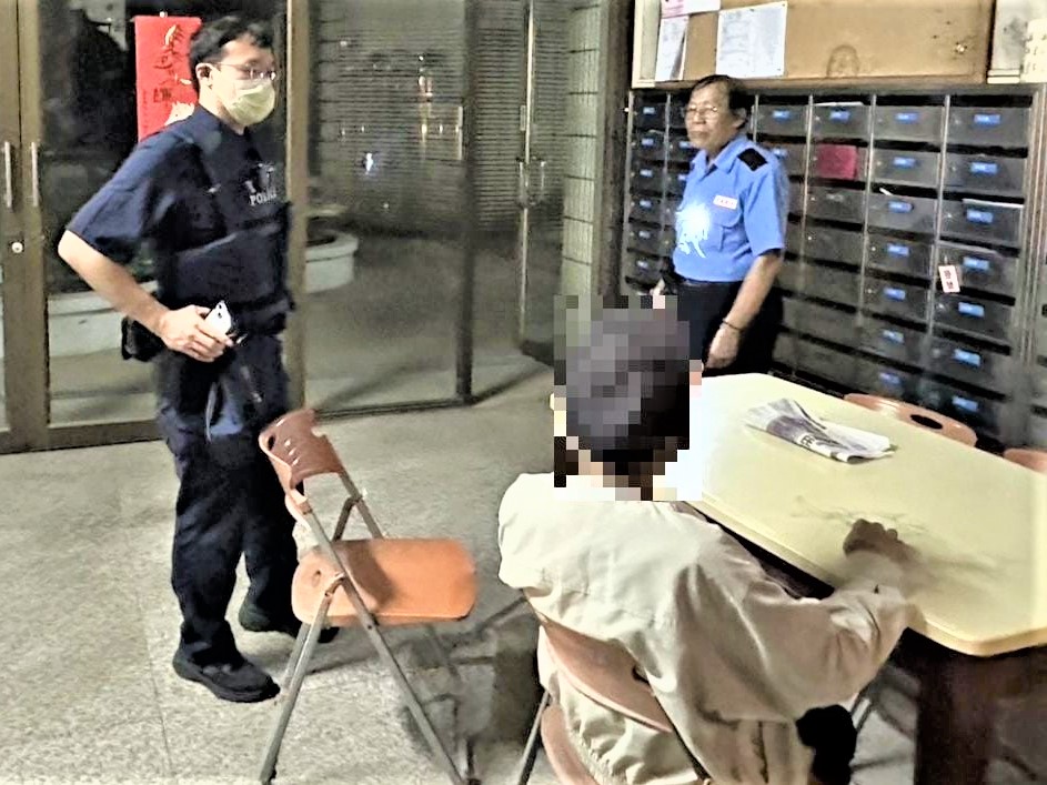 失智翁深夜迷途　興安警紙筆溝通溫暖助返家