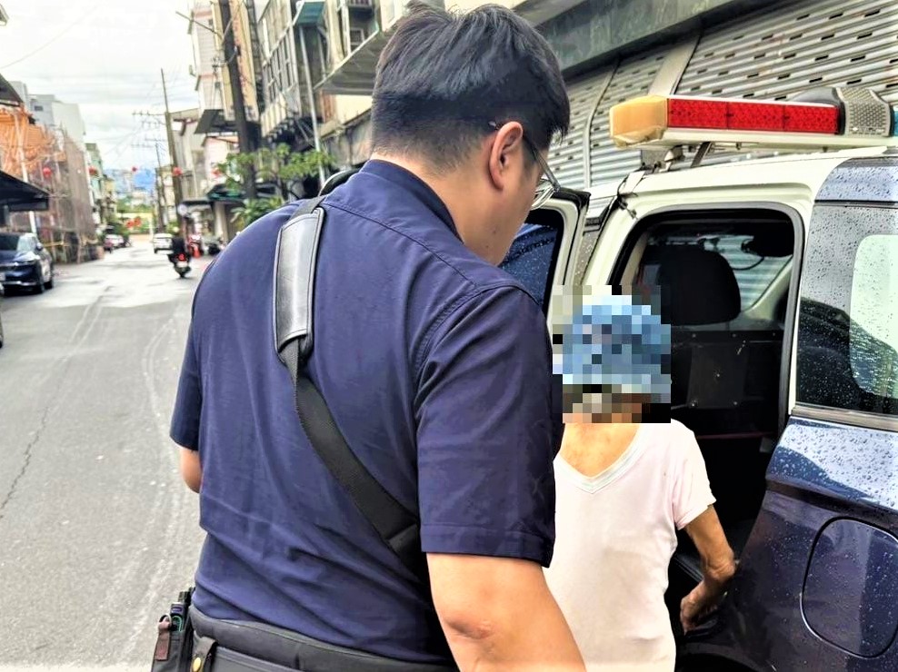 失智老婦買菜迷航　南門警拼音交叉比對護送返家