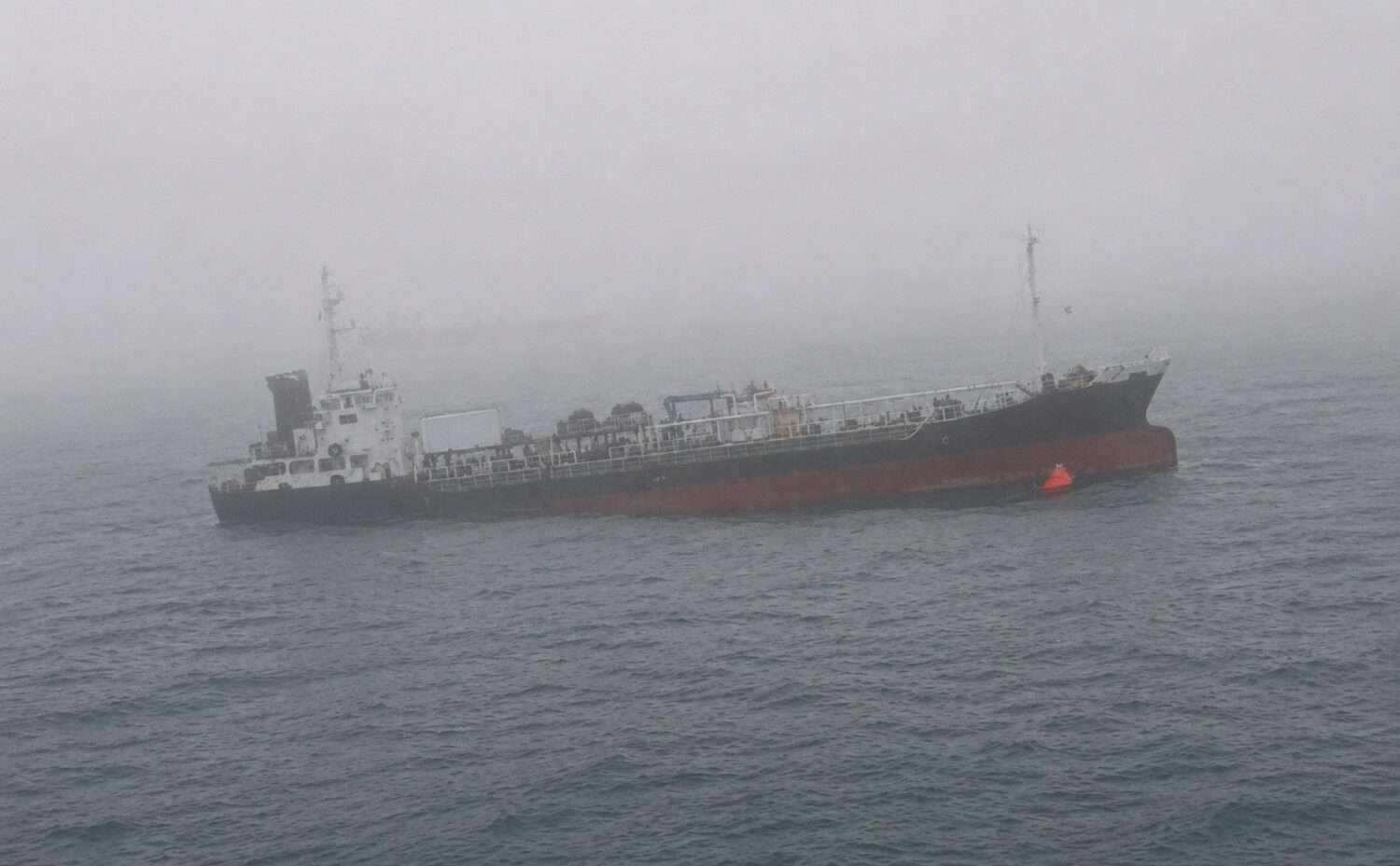 「寶瓶星」油輪高雄外海故障 海保署啟動監控及應變整備防範污染風險
