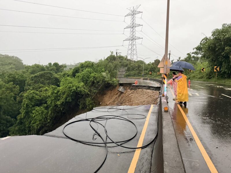 暴雨襲台南！台電台南區處日夜搶修拚復電　籲民眾耐心等待