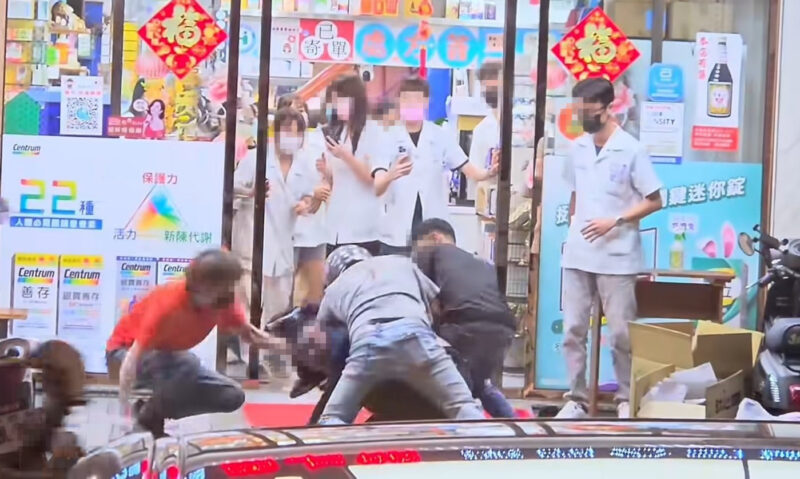 南投驚傳銀樓強盜  變裝男持械洗劫遭正義哥制伏