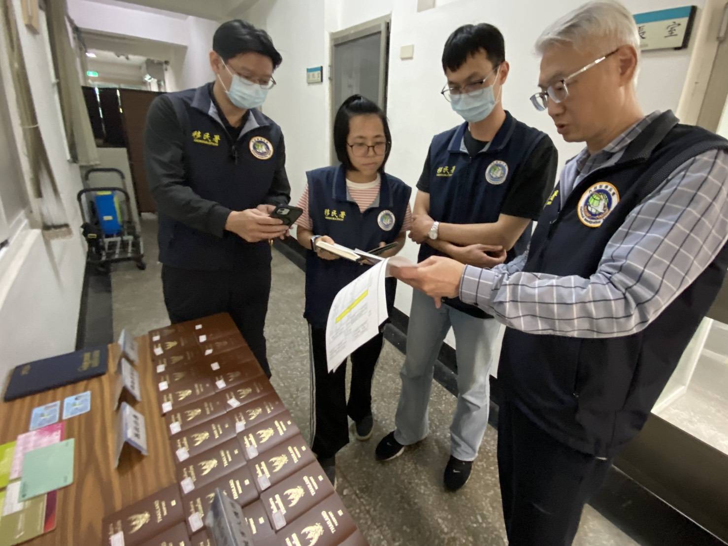 高雄市專勤隊破案外案抓獲跨國人販集團　查扣47本護照 順利救出5名被害人
